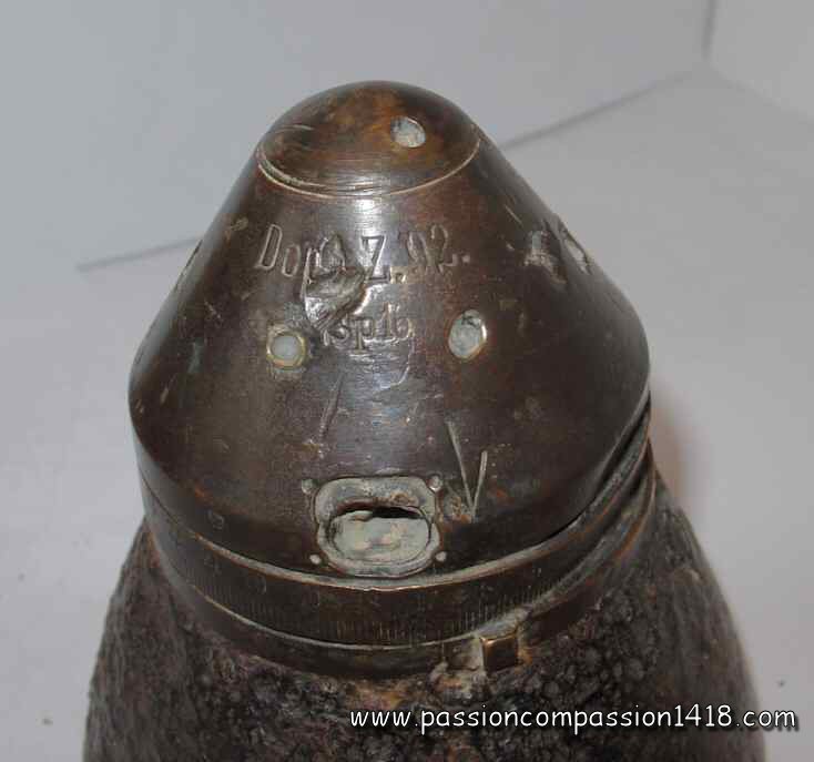 Fusée Dopp Z 92. Indications 'Dopp Z 92 Sp16 - 13, trouvée sur le Mort-homme à Verdun'