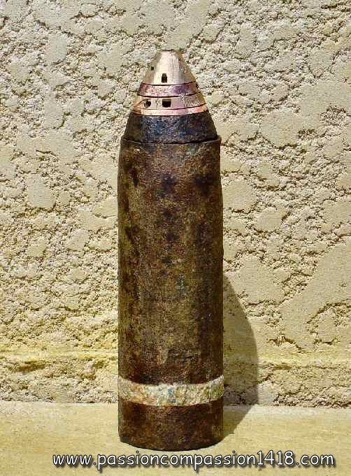 Fusée IWMZdr. Trouvé en Champagne, monté sur son ogive de MinenWerfer 77 mm
