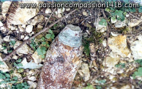 Time fuse with rotating discs, still attached to a 77 mm german shell - Cote du Poivre in Verdun