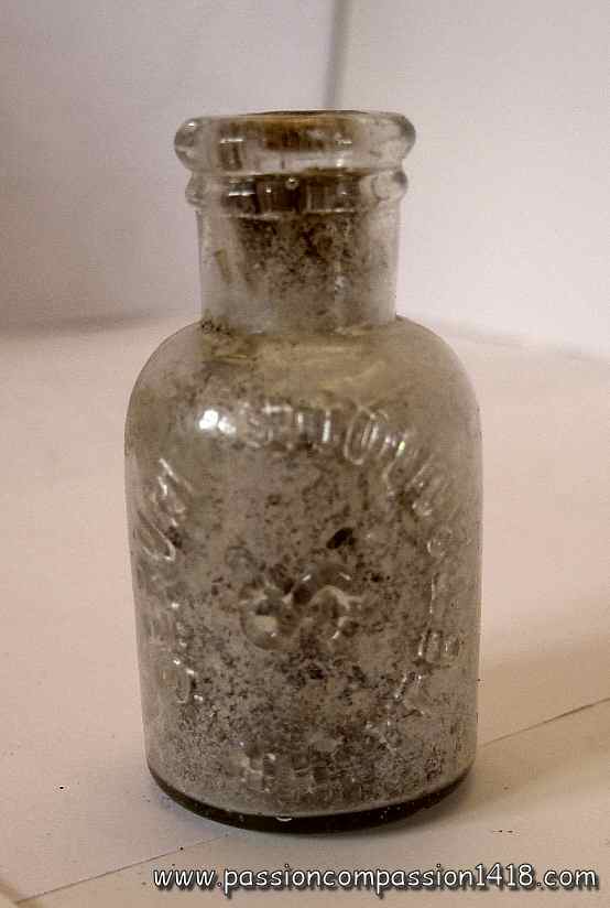 Little bottle for anti-tetanic serum found in Champagne