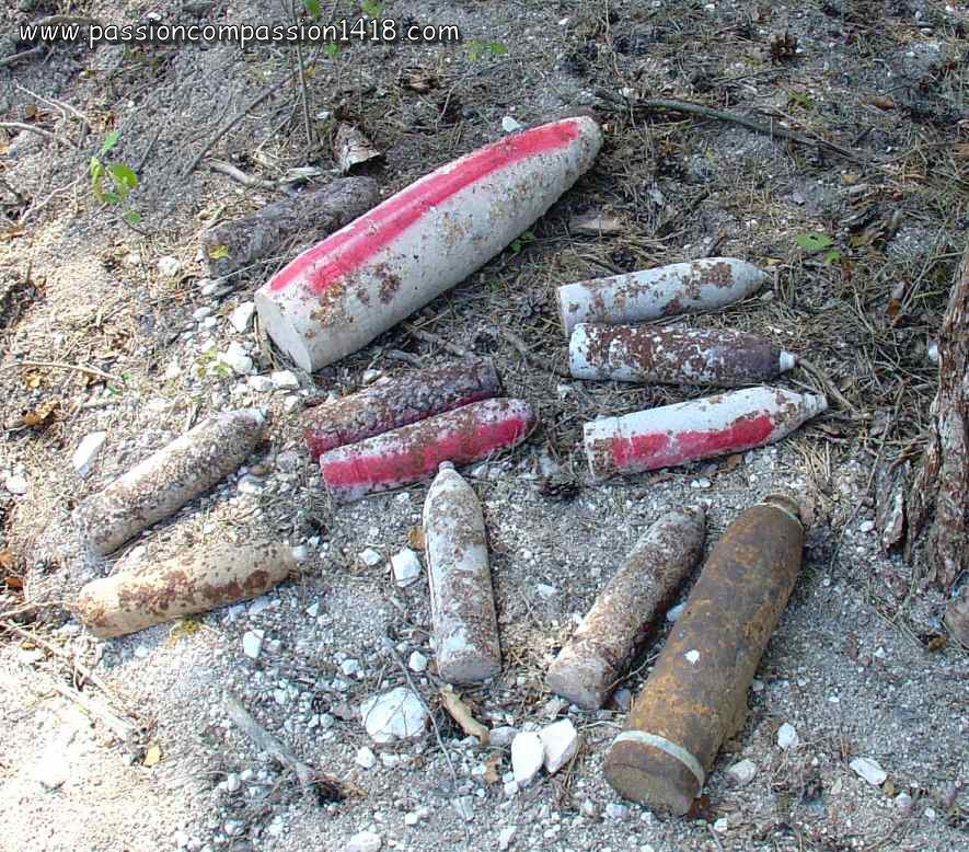 Munitions attendant les démineurs près du Mont Sans Nom, en Champagne
