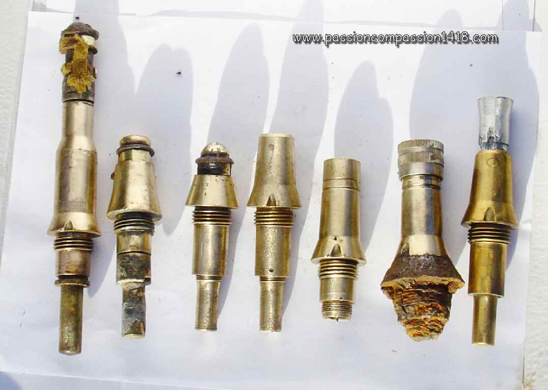 Instantaneous French fuses of different types